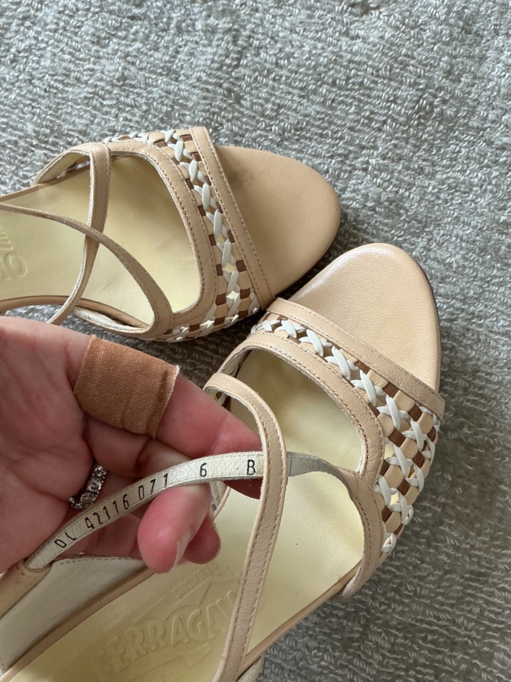 FERRAGAMO Beige Woven Strappy Slingbacks Wooden Heels Size 6 - Picture 3 of 5